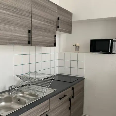 Appartement De Charme Avec Balcon En Centre Ville V9 *
